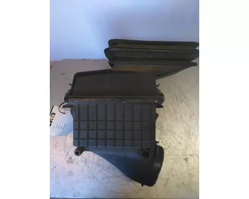 INTERNATIONAL 4300 AIR CLEANER