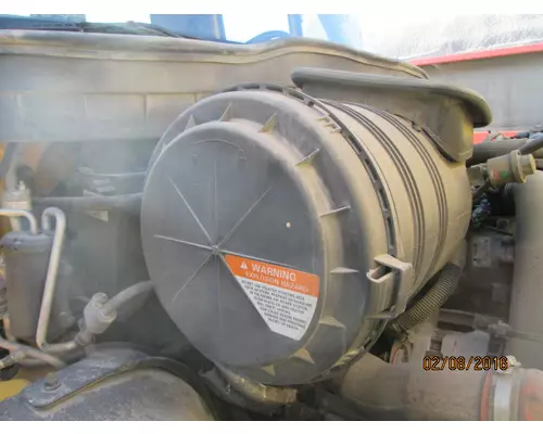 INTERNATIONAL 4300 AIR CLEANER