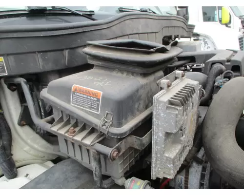 INTERNATIONAL 4300 AIR CLEANER