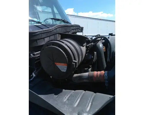 INTERNATIONAL 4300 AIR CLEANER