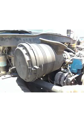 INTERNATIONAL 4300 AIR CLEANER