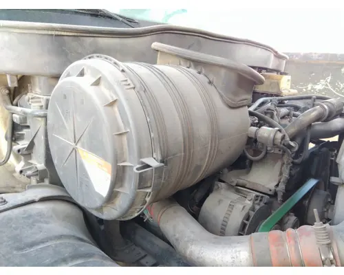 INTERNATIONAL 4300 AIR CLEANER