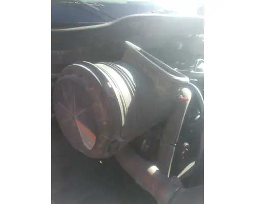 INTERNATIONAL 4300 AIR CLEANER
