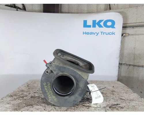 INTERNATIONAL 4300 AIR CLEANER