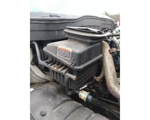 INTERNATIONAL 4300 AIR CLEANER