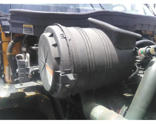 INTERNATIONAL 4300 AIR CLEANER