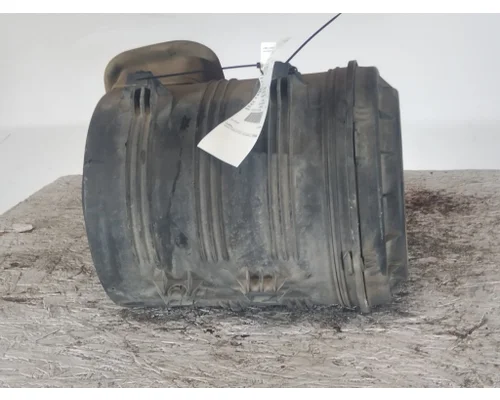 INTERNATIONAL 4300 AIR CLEANER