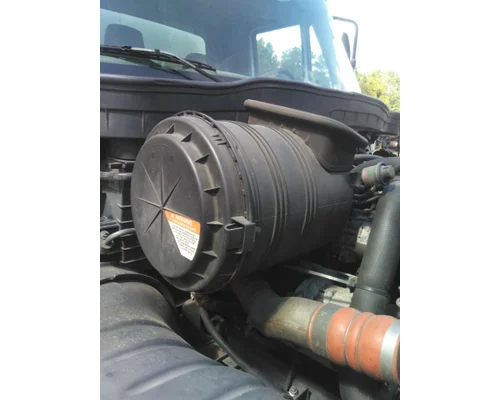 INTERNATIONAL 4300 AIR CLEANER