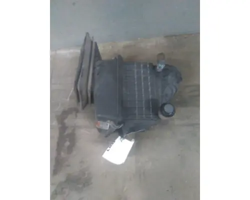 INTERNATIONAL 4300 AIR CLEANER