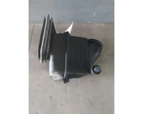 INTERNATIONAL 4300 AIR CLEANER