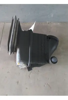 INTERNATIONAL 4300 AIR CLEANER