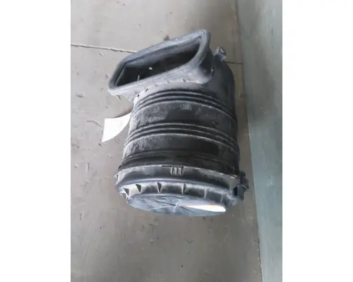 INTERNATIONAL 4300 AIR CLEANER