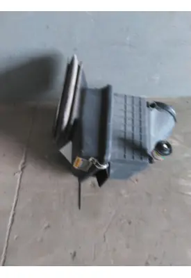 INTERNATIONAL 4300 AIR CLEANER