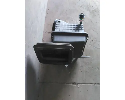 INTERNATIONAL 4300 AIR CLEANER