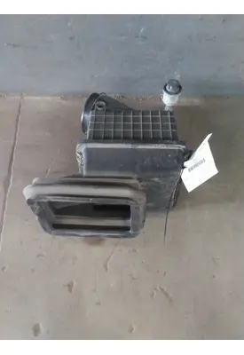 INTERNATIONAL 4300 AIR CLEANER