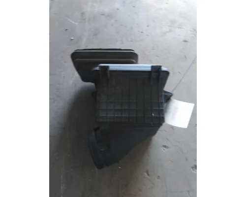 INTERNATIONAL 4300 AIR CLEANER