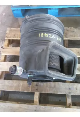 INTERNATIONAL 4300 AIR CLEANER