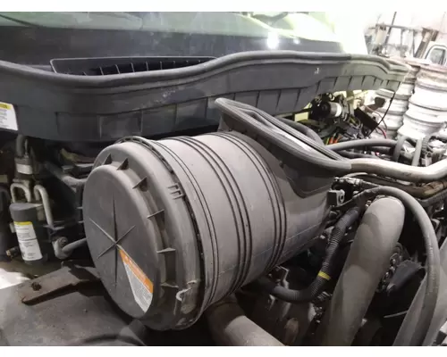 INTERNATIONAL 4300 AIR CLEANER