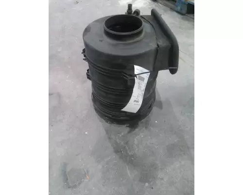 INTERNATIONAL 4300 AIR CLEANER
