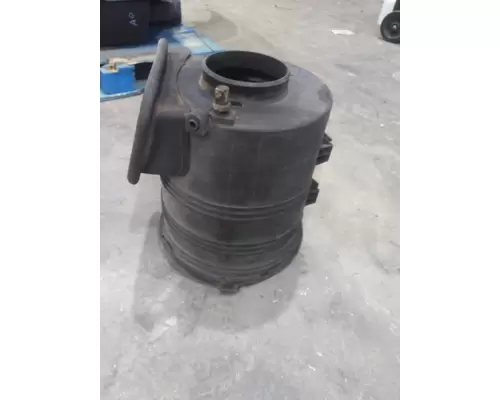 INTERNATIONAL 4300 AIR CLEANER