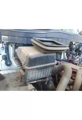 INTERNATIONAL 4300 AIR CLEANER