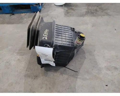 INTERNATIONAL 4300 AIR CLEANER