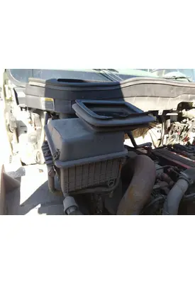 INTERNATIONAL 4300 AIR CLEANER
