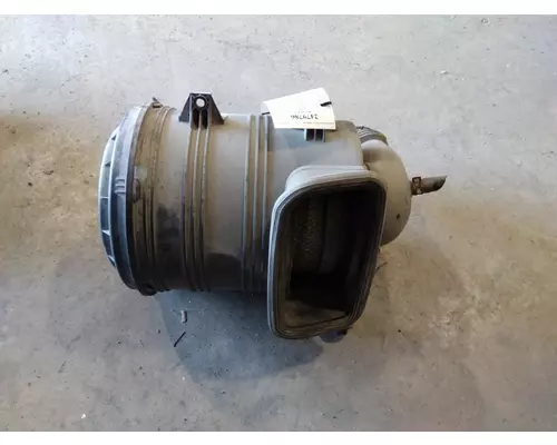 INTERNATIONAL 4300 AIR CLEANER