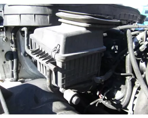 INTERNATIONAL 4300 AIR CLEANER