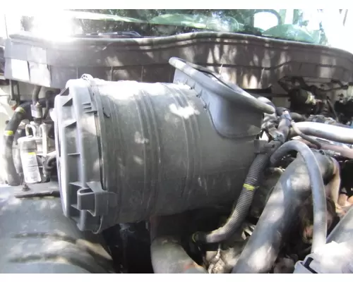 INTERNATIONAL 4300 AIR CLEANER