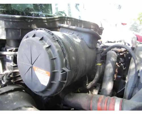 INTERNATIONAL 4300 AIR CLEANER
