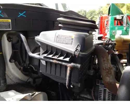 INTERNATIONAL 4300 AIR CLEANER