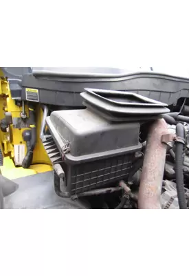 INTERNATIONAL 4300 AIR CLEANER