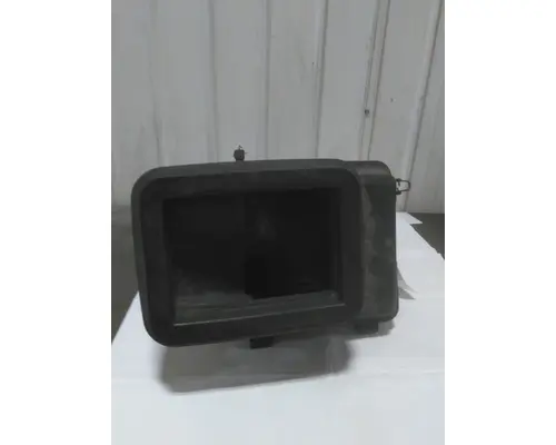 INTERNATIONAL 4300 AIR CLEANER