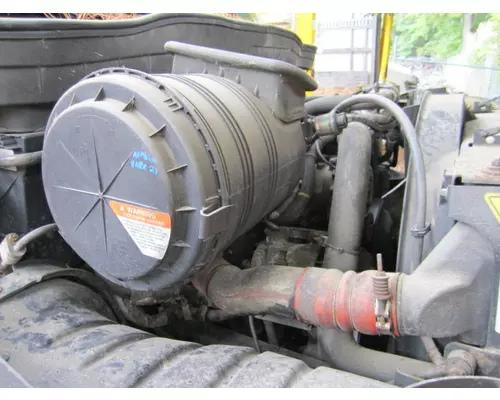 INTERNATIONAL 4300 AIR CLEANER