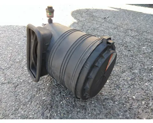 INTERNATIONAL 4300 AIR CLEANER