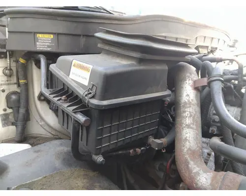 INTERNATIONAL 4300 AIR CLEANER