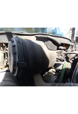 INTERNATIONAL 4300 AIR CLEANER