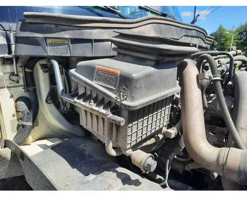 INTERNATIONAL 4300 AIR CLEANER