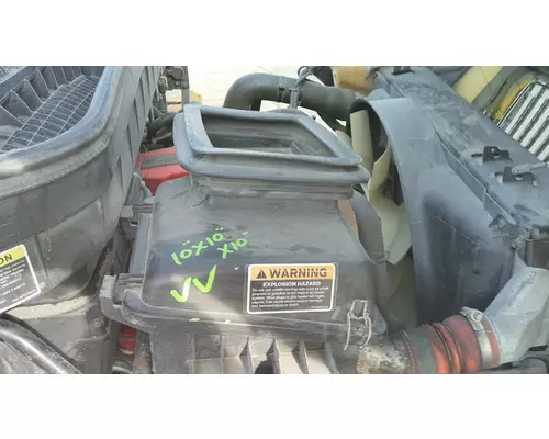 INTERNATIONAL 4300 AIR CLEANER