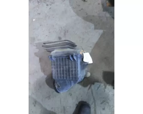 INTERNATIONAL 4300 AIR CLEANER