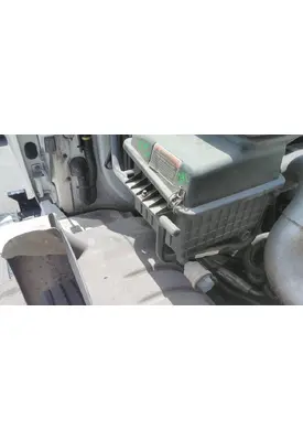 INTERNATIONAL 4300 AIR CLEANER