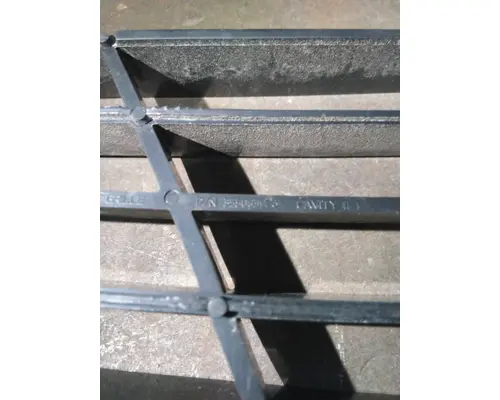 INTERNATIONAL 4300 AIR INTAKE LOUVERCOVER