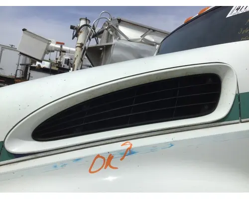 INTERNATIONAL 4300 AIR INTAKE LOUVERCOVER
