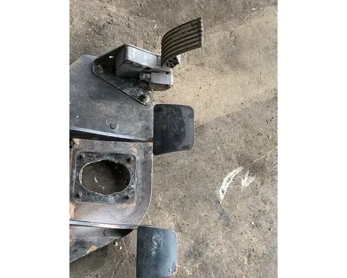 INTERNATIONAL 4300 Accelerator Pedal
