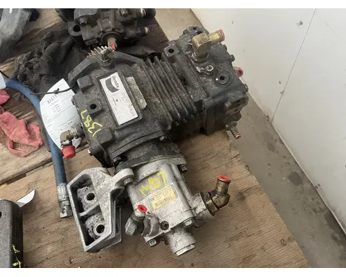 INTERNATIONAL 4300 Air Compressor