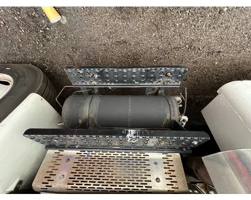 INTERNATIONAL 4300 Air Tank