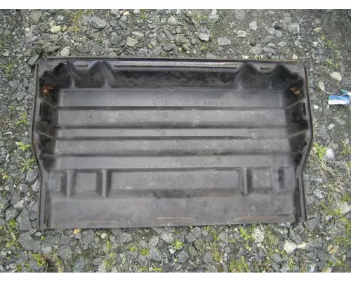 INTERNATIONAL 4300 BATTERY BOX COVER