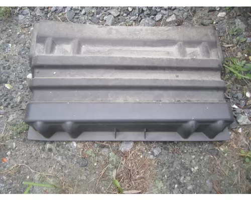 INTERNATIONAL 4300 BATTERY BOX COVER