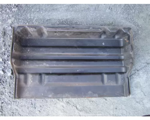 INTERNATIONAL 4300 BATTERY BOX COVER